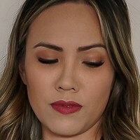 Aussie Model Wild Honey Nahé