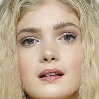 Elena Kampouris Nahé