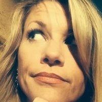 Kerri Hoskins Nahé