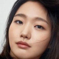 Kim Go-Eun Nahé