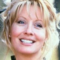 Linda Kozlowski Nahé