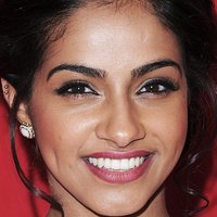 Mandip Gill Nahé