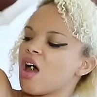 Mona Bella Nahé