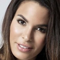 Nadine Velazquez Nahé