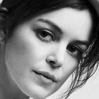 Nora Zehetner Nahé