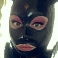 rubber_goddess21 Nahé