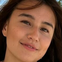 Saffron Sharpe Nahé