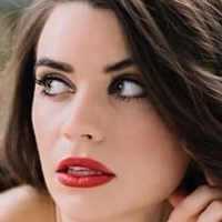 Stephanie Domet Nahé