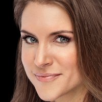 Stephanie McMahon Nahé