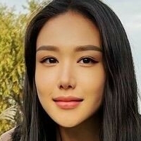 Thea Lee Nahé