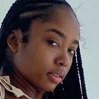 theniknikcourtney Nahé