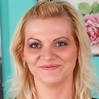 Vicky Links Nahé